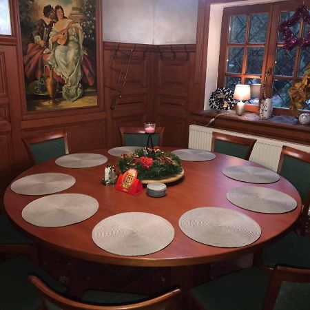 Mala Svata Hora - Penzion & Restaurace Mníšek pod Brdy Екстериор снимка